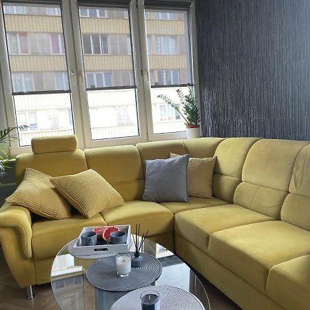 Grey Gucci Apartment City Center ワルシャワ エクステリア 写真