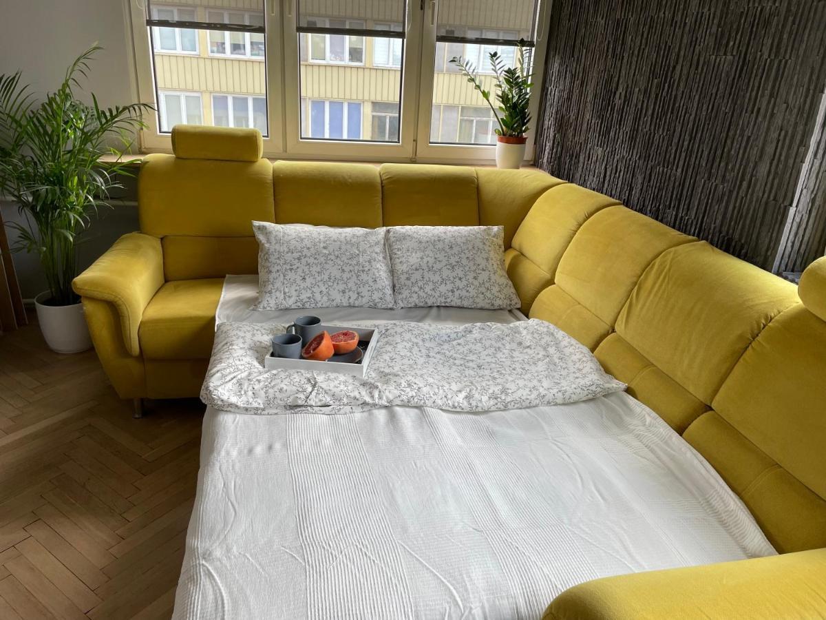Grey Gucci Apartment City Center ワルシャワ エクステリア 写真