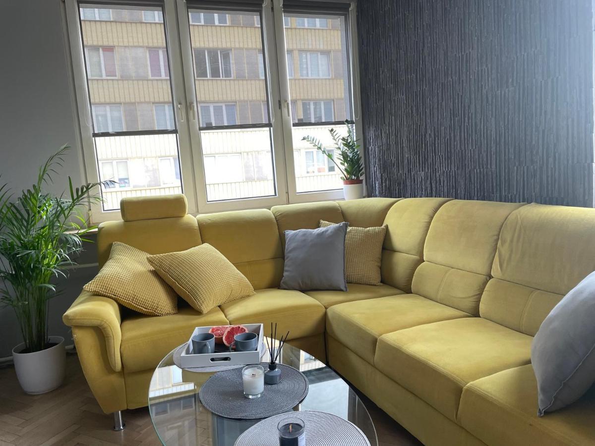 Grey Gucci Apartment City Center ワルシャワ エクステリア 写真