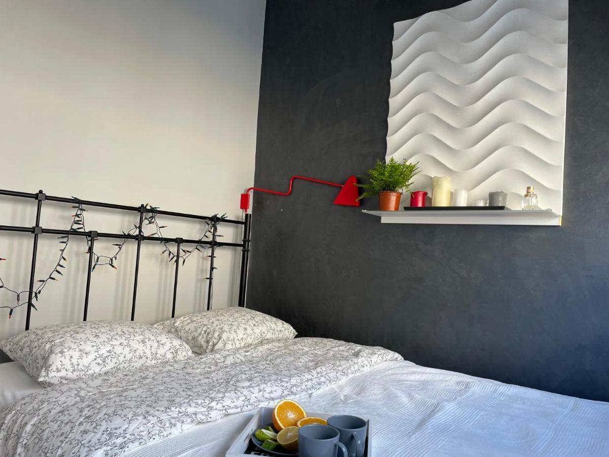 Grey Gucci Apartment City Center ワルシャワ エクステリア 写真