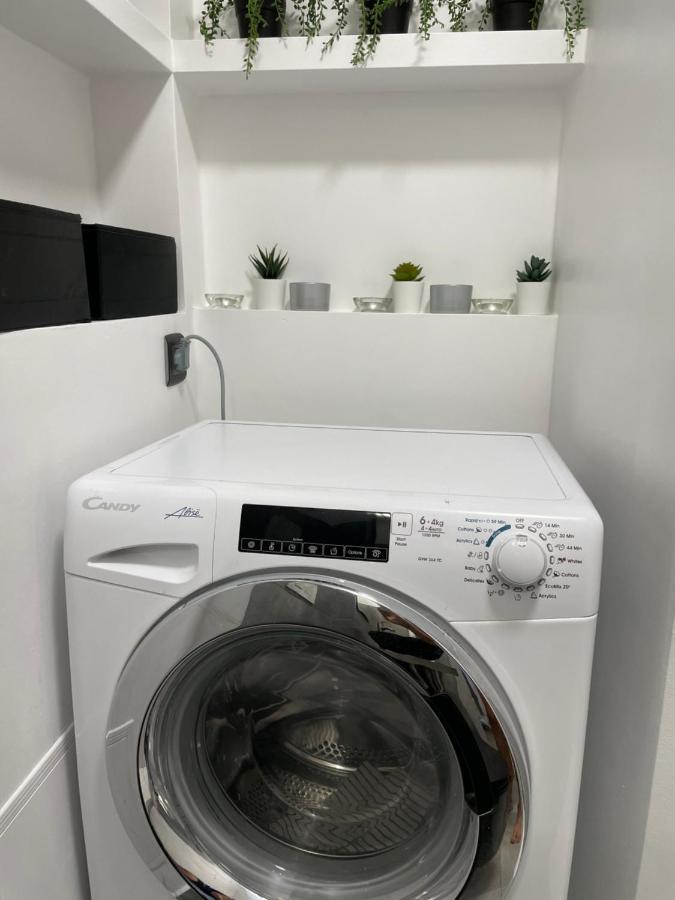 Grey Gucci Apartment City Center ワルシャワ エクステリア 写真