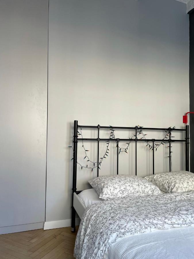 Grey Gucci Apartment City Center ワルシャワ エクステリア 写真