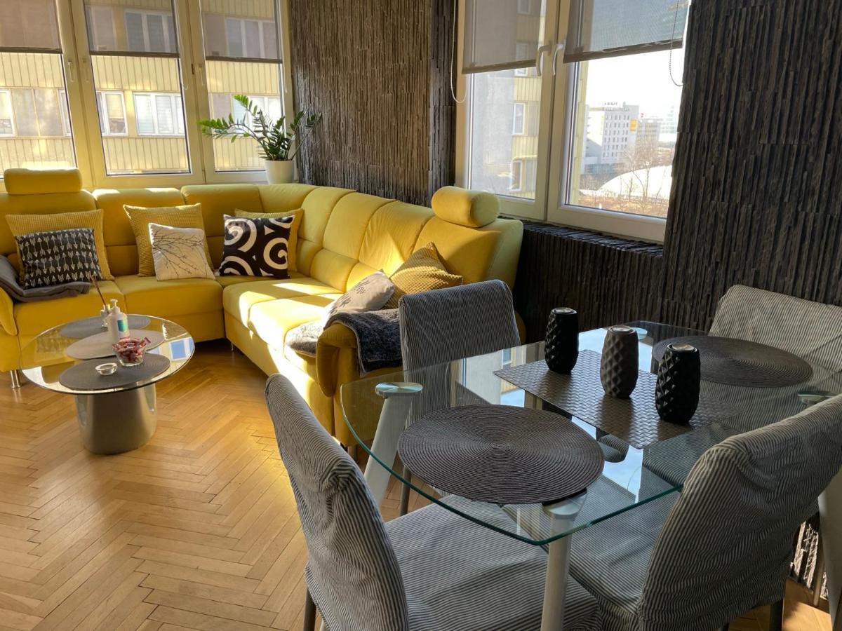 Grey Gucci Apartment City Center ワルシャワ エクステリア 写真